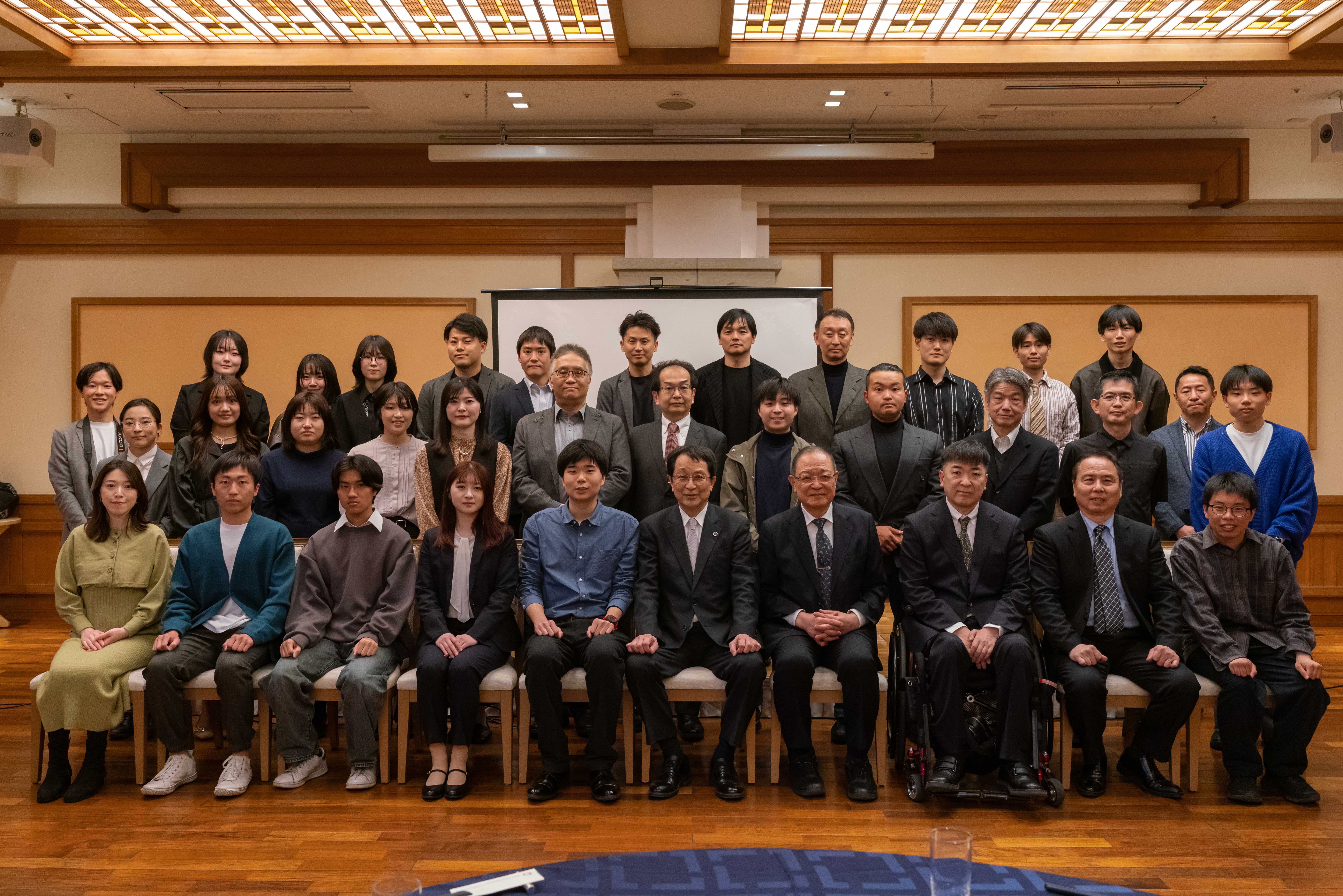 パーティー参加者の集合写真